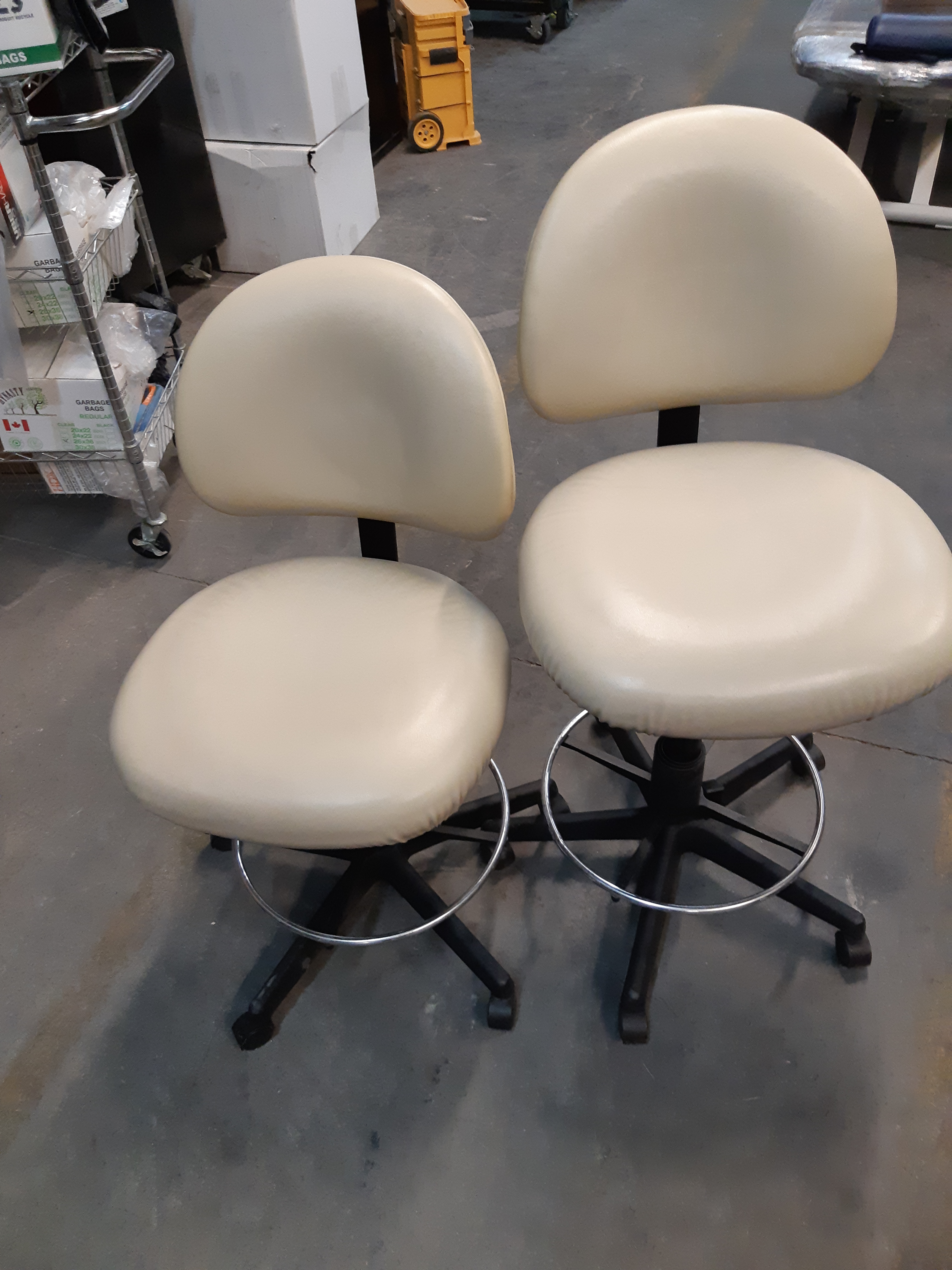 Egg White Swivel Chair